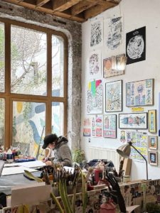 Atelier de l'artiste Kesadi-Peintre et illustrateur